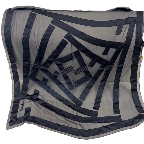 AUTHENTIC Black Fendi scarf - Picture 1 of 7
